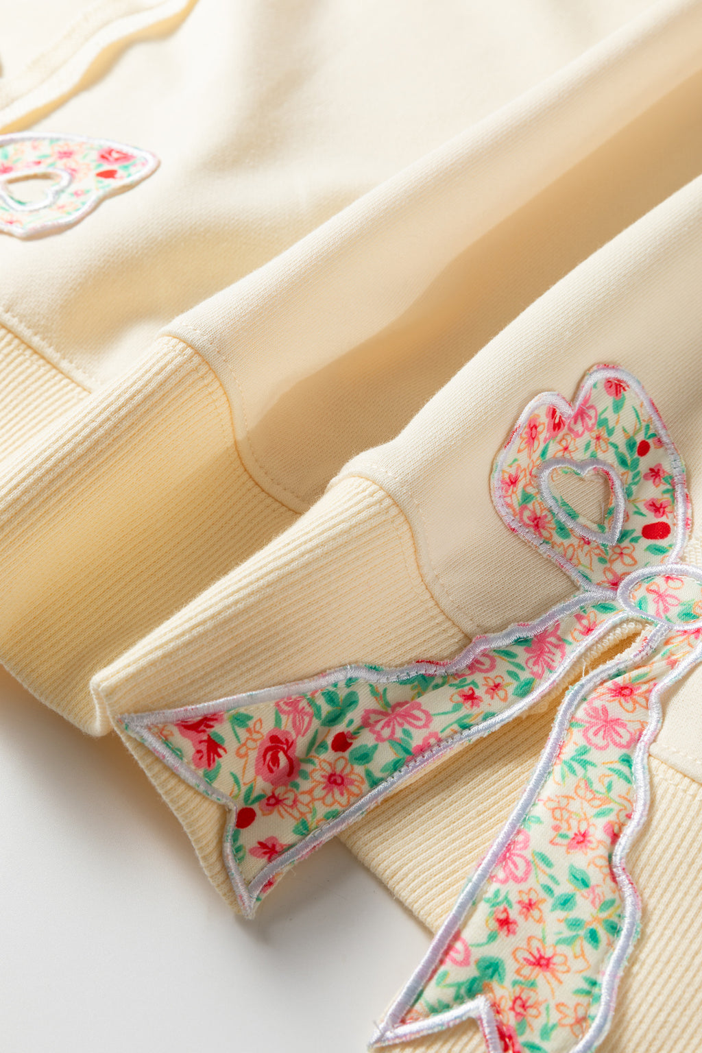 *Beige Plus Size Raw Seam Detail Floral Bow Patched Baggy Pullover