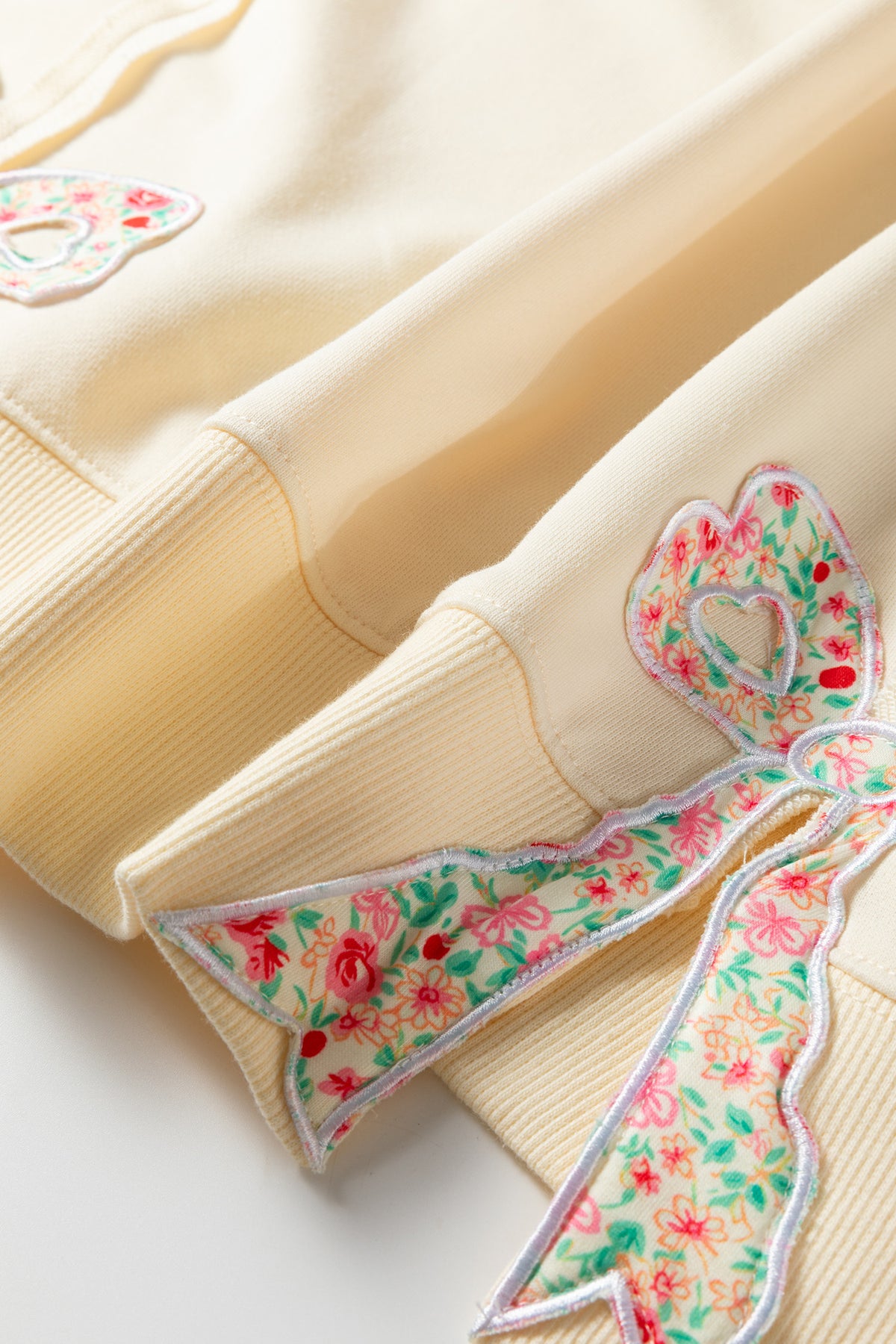 *Beige Plus Size Raw Seam Detail Floral Bow Patched Baggy Pullover