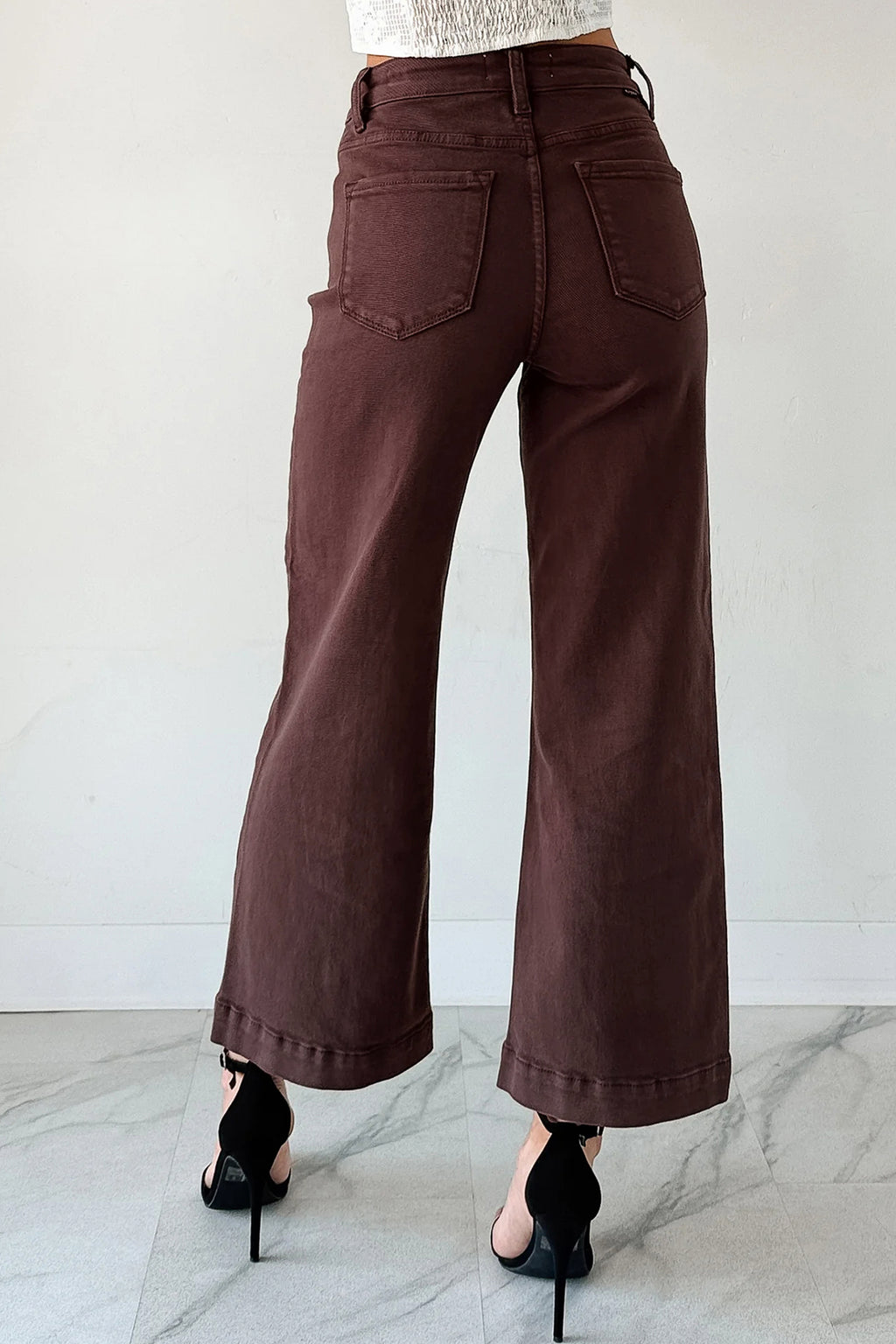 *Red Sandalwood Solid Color Seamed Center Wide Leg Cropped Jeans