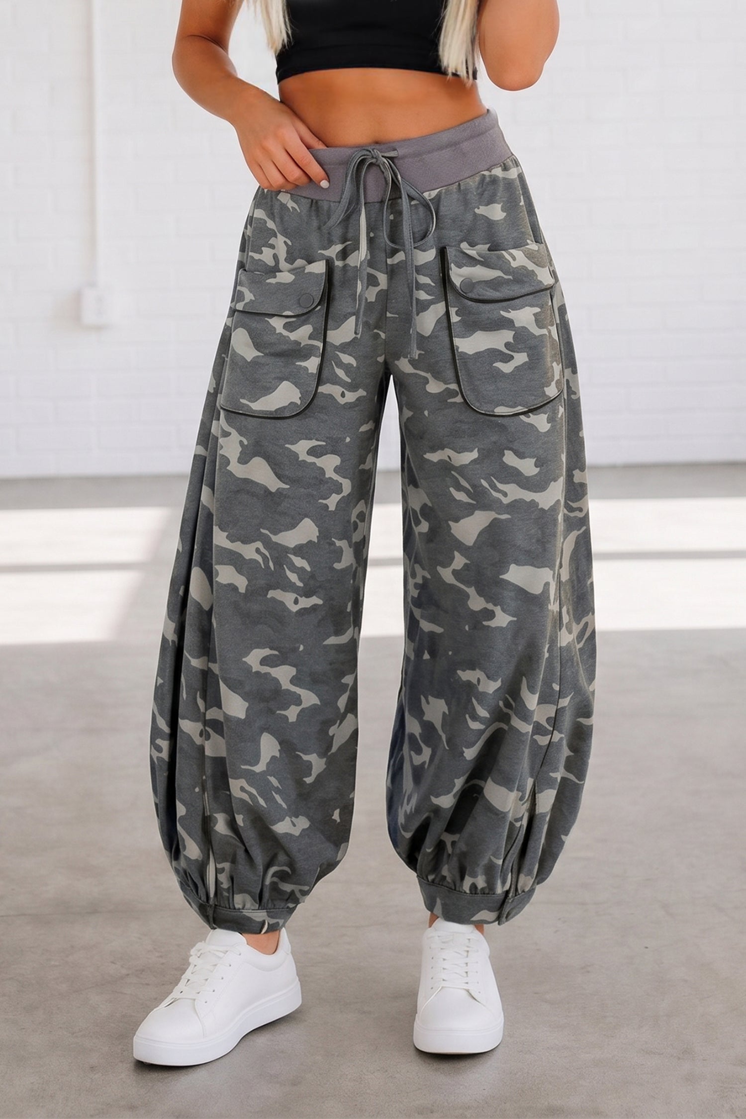 *Multicolour Drawstring Contrast Waistband Camouflage Cargo Barrel Pants