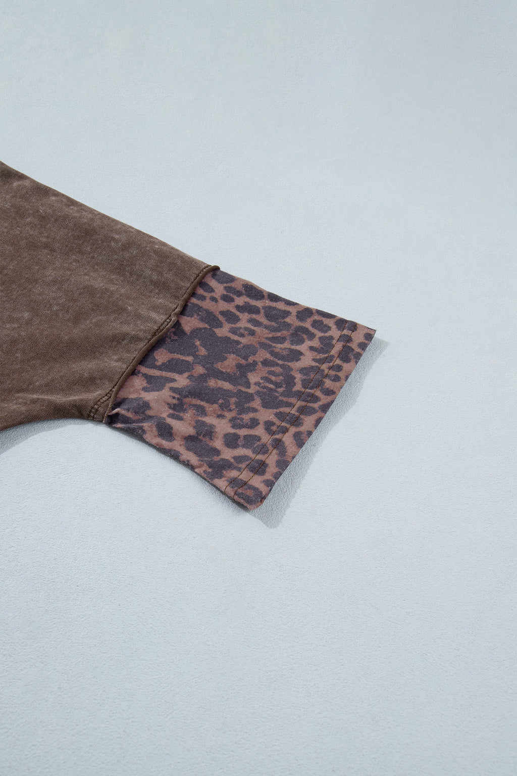 *Coffee Mineral Wash Exposed Seam Leopard Star Patched T Shirt