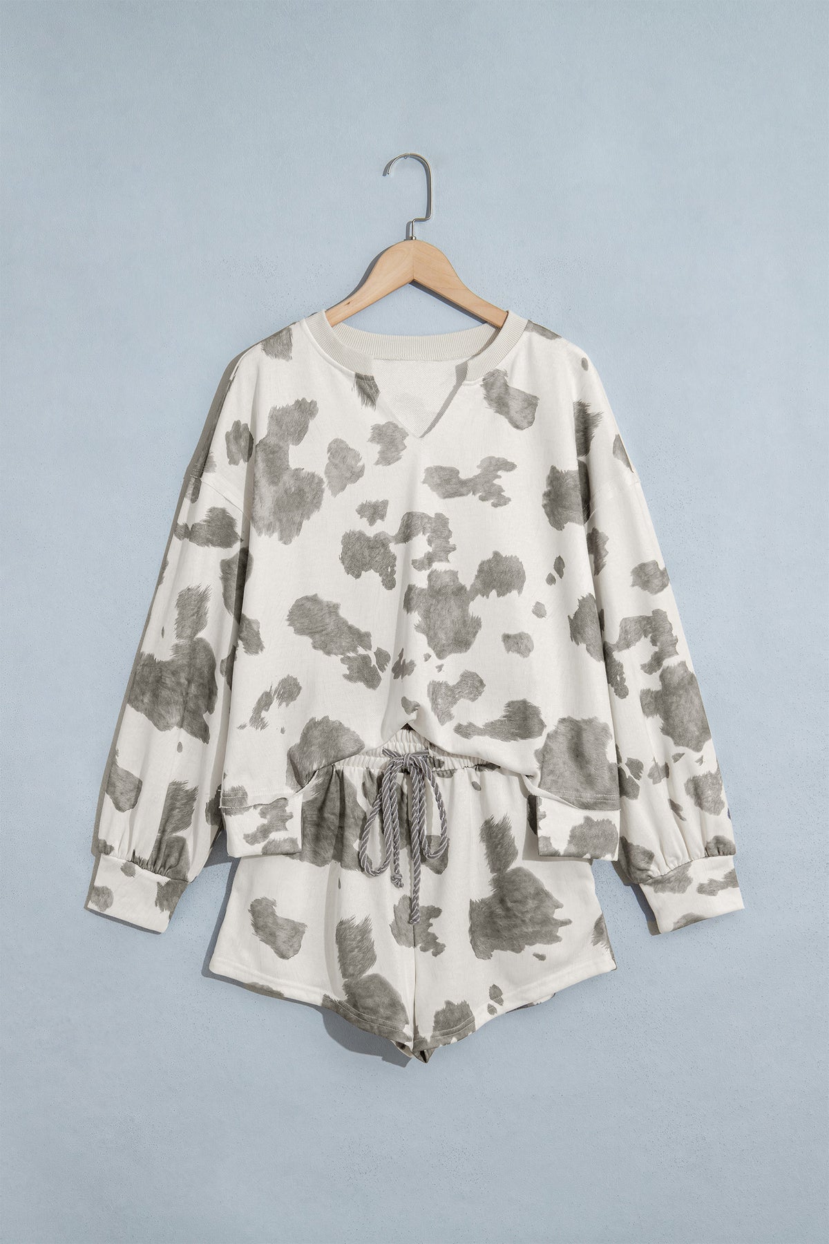 *Gray Western Print Raw Hem Long Sleeve Top Drawstring Shorts Set