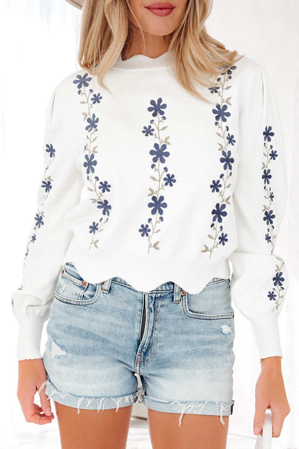 *White Floral Embroidered Scallop Hem Cropped Sweater