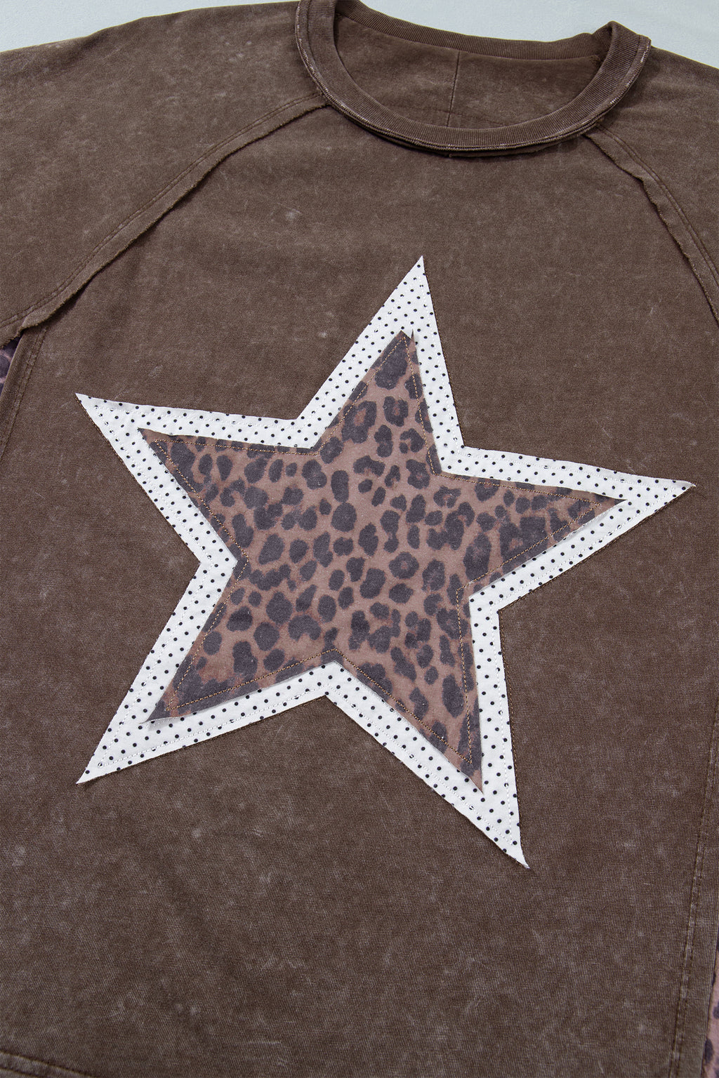 *Coffee Mineral Wash Exposed Seam Leopard Star Patched T Shirt