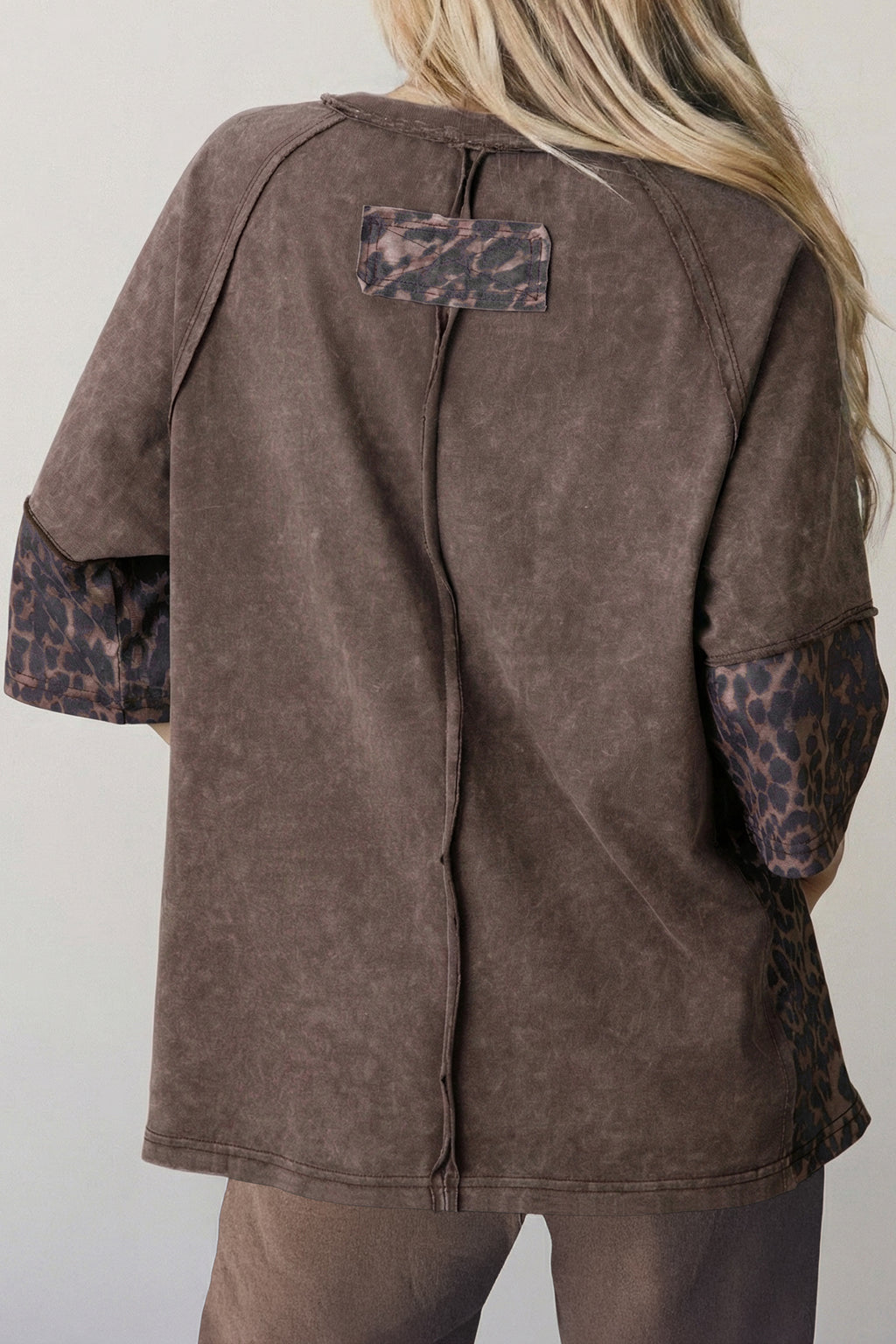*Coffee Mineral Wash Exposed Seam Leopard Star Patched T Shirt