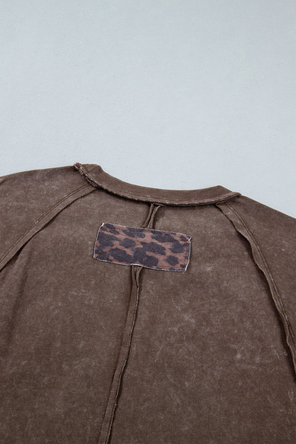 *Coffee Mineral Wash Exposed Seam Leopard Star Patched T Shirt