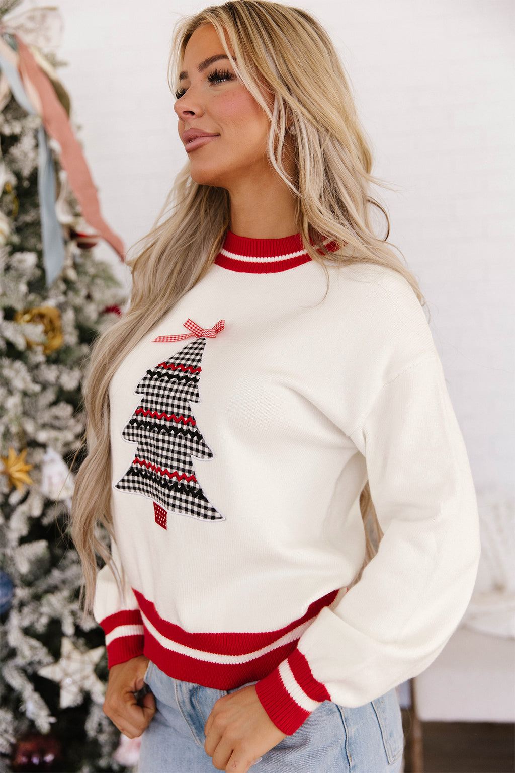 *White Christmas Plaid Tree Applique Round Neck Loose Sweater