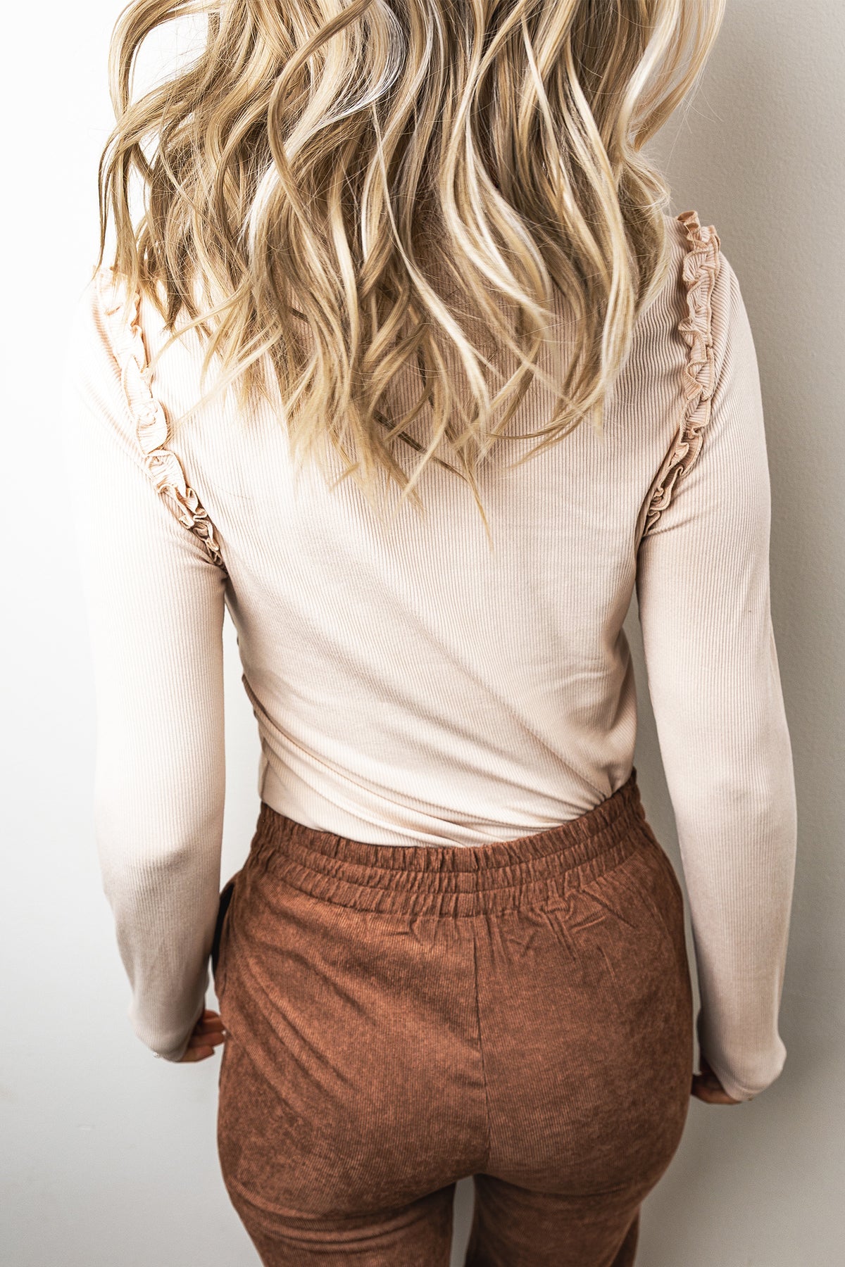 *(3 colors) Solid Color Round Neck Frill Detail Long Sleeve Top