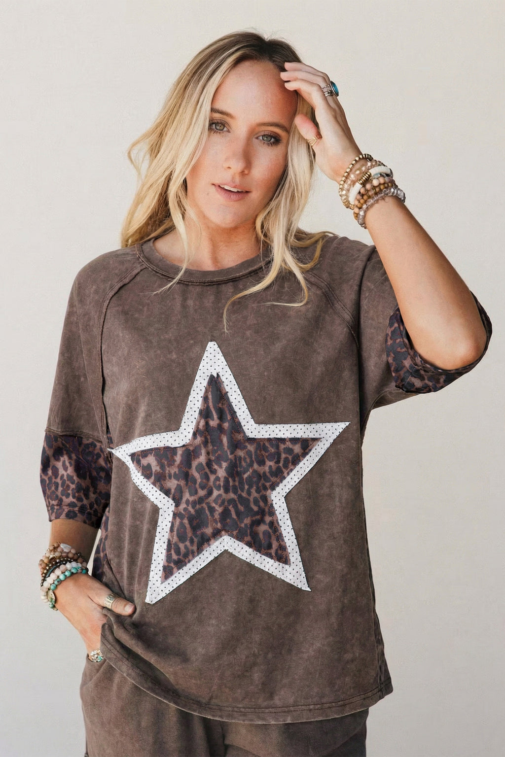 *Coffee Mineral Wash Exposed Seam Leopard Star Patched T Shirt