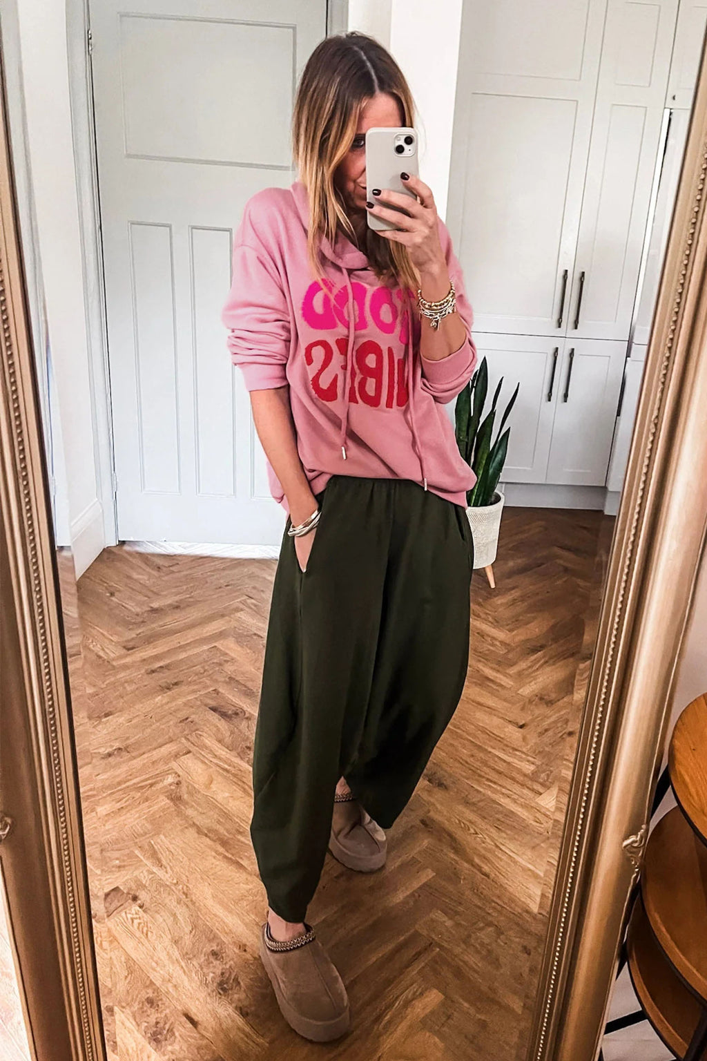 *Gossamer Pink GOOD VIBES Chenille Letter Graphic Casual Hoodie