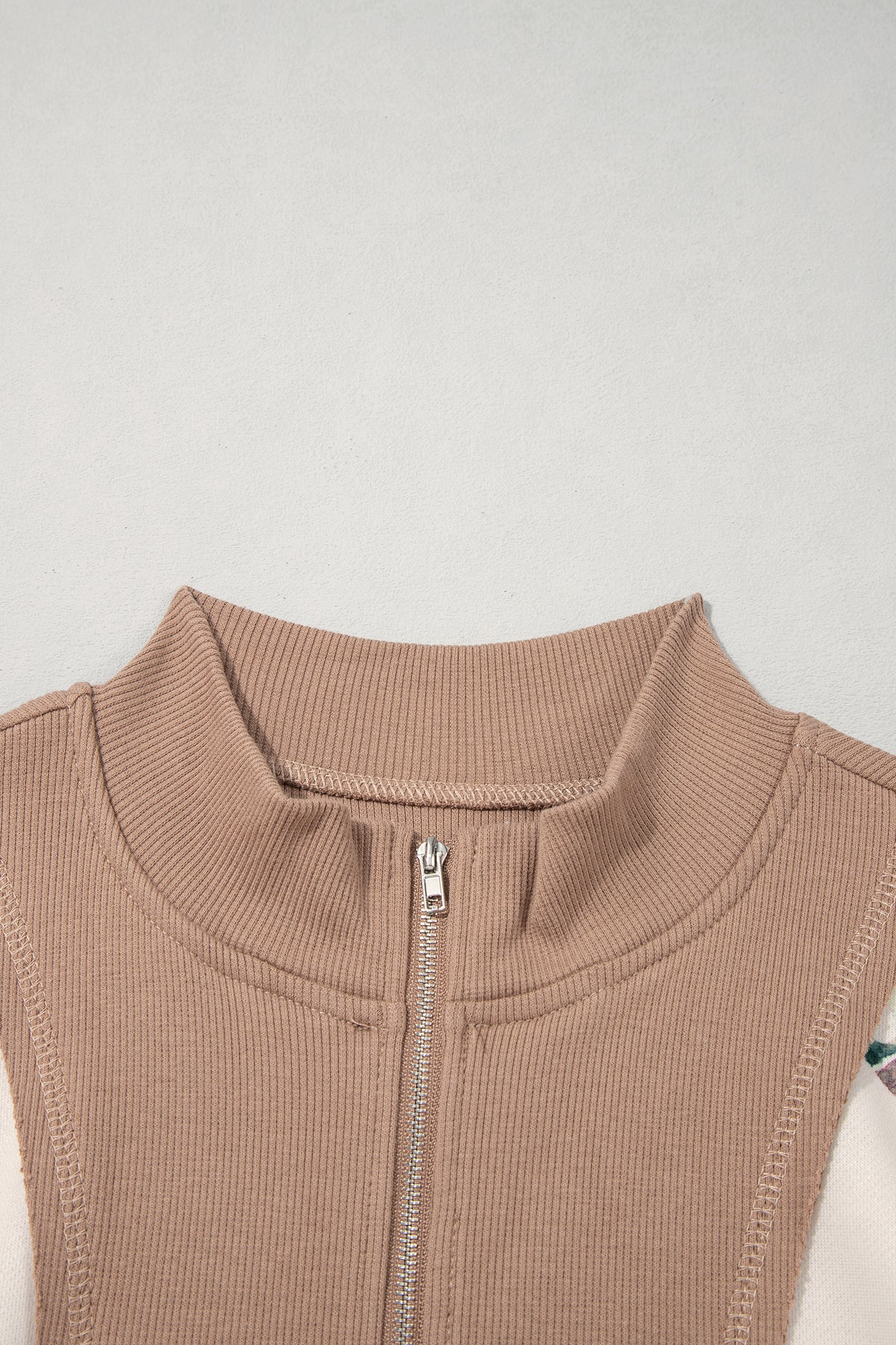 *Beige Wild Mallard Print Color Block Patchwork Zip Neck Tunic Top